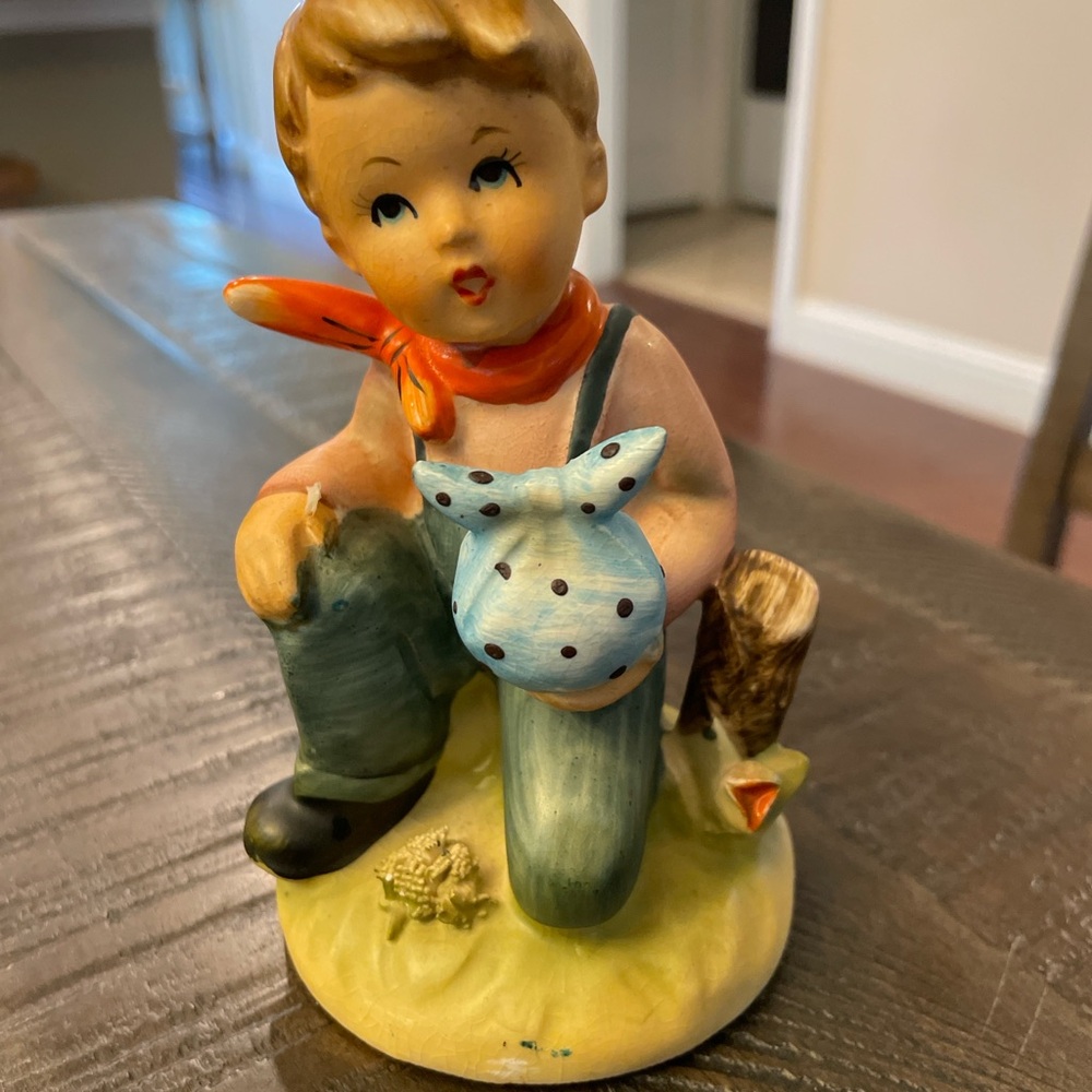 Erich Stauffer Vintage 1950’s porcelain figurine/Hummel Style. Made in Japan.